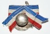 Socit des Cuisiniers de Paris - Insigne de boutonnire sur ruban tricolore. (1)